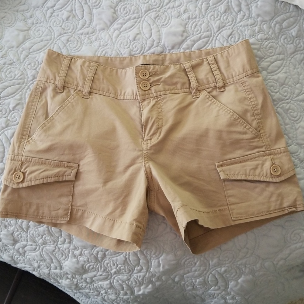 Calvin Klein 2P camel colored cargo shorts
